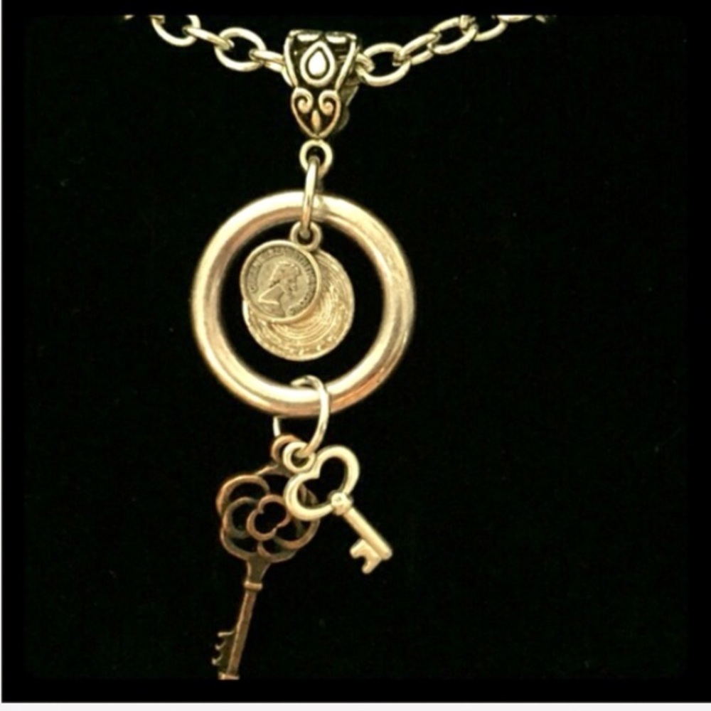 Queen Elizabeth coin key necklace